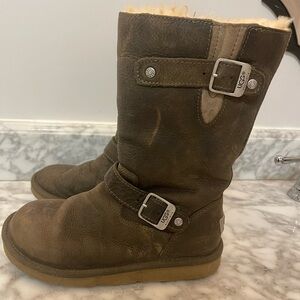 UGG AUS KENSINGTON Leather Sheepskin Brown Harness Biker Boot 5678 Women 6